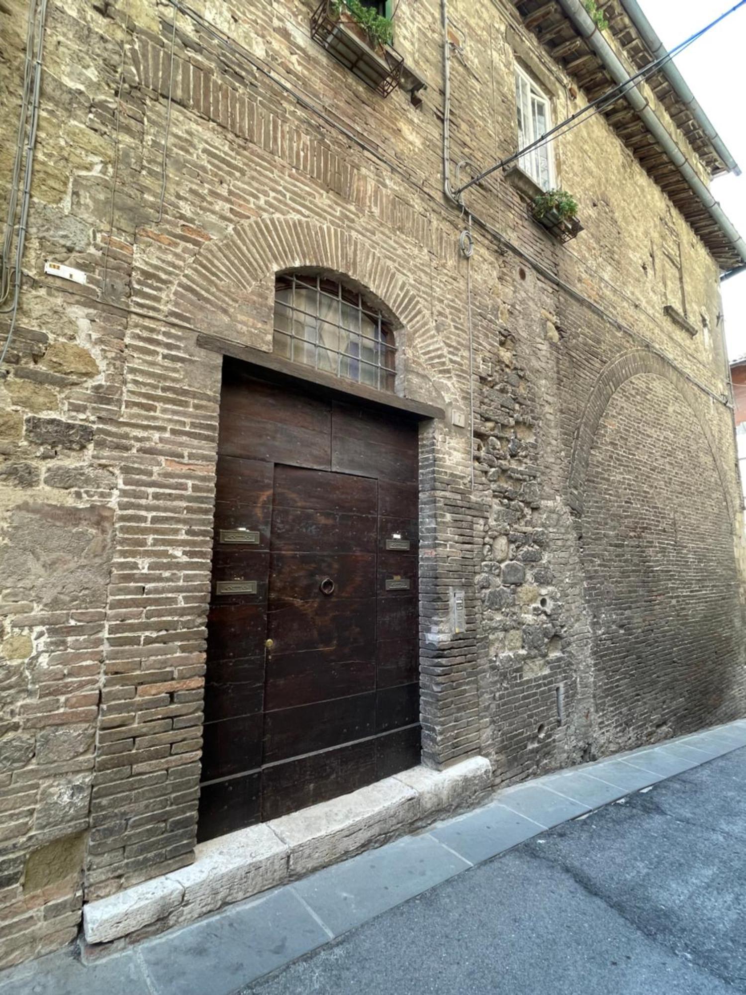 Attico Con Terrazzo Panoramico A 200 Mt Dal Duomo Apartment Perugia Exterior photo